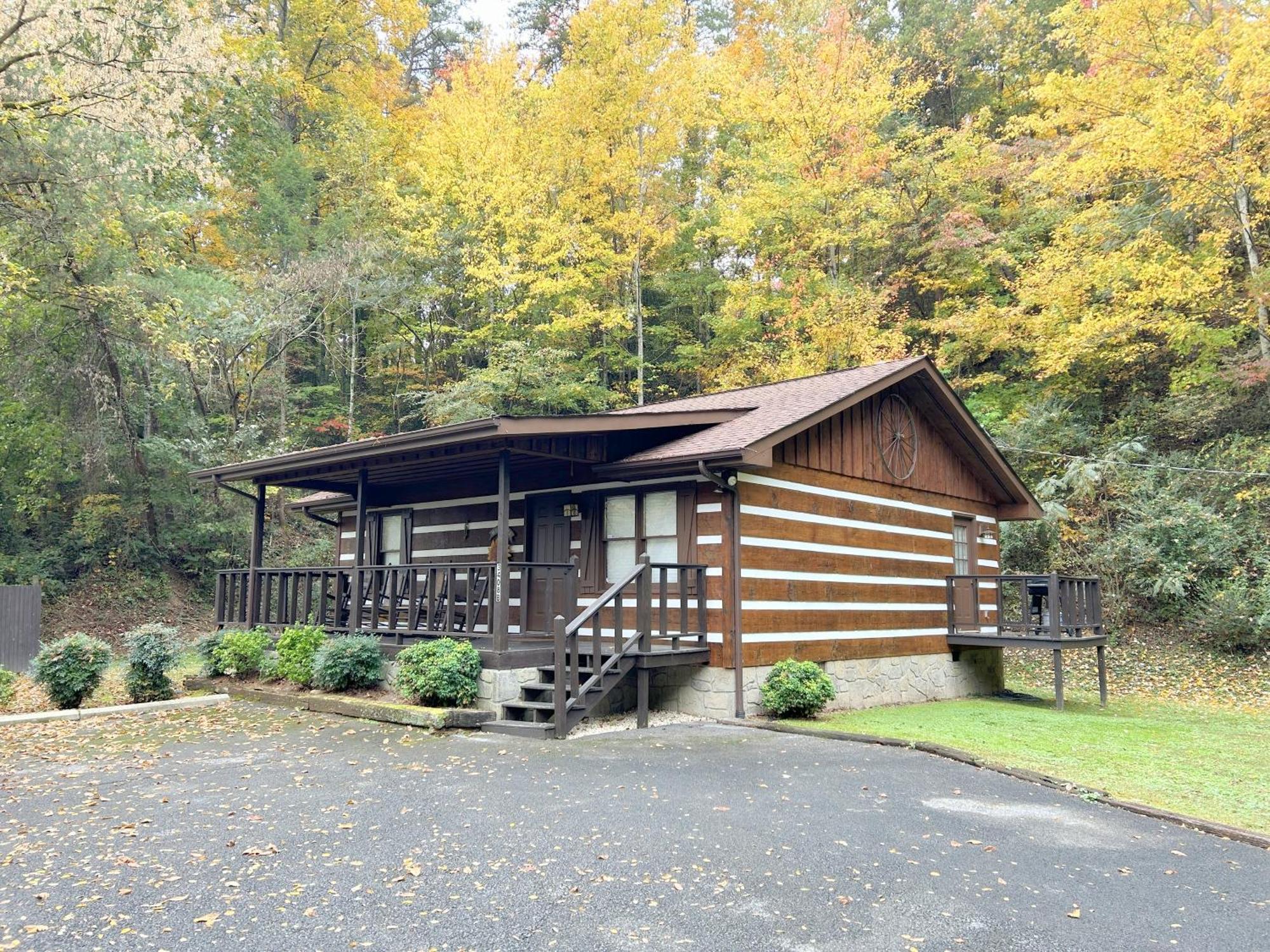 Tucked Away Cabin พิเจนฟอร์จ ภายนอก รูปภาพ